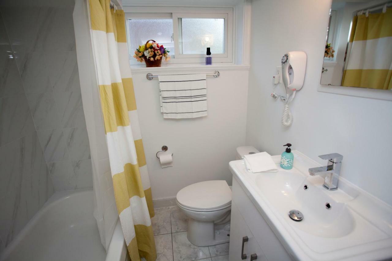 Cozy 3Br 2Bth Lower Unit, A Min To Hwy401, 404 & Dvp Vila Toronto Exterior foto