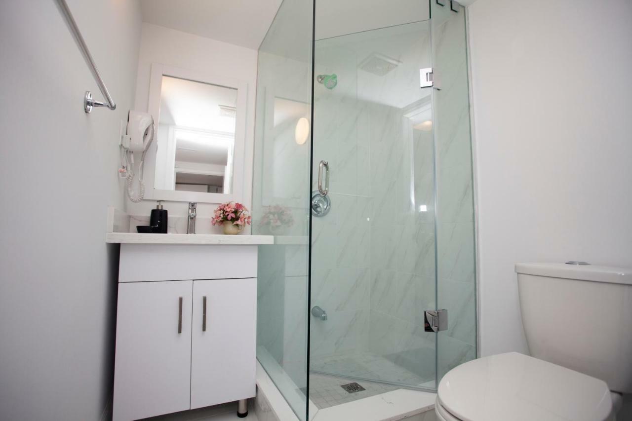 Cozy 3Br 2Bth Lower Unit, A Min To Hwy401, 404 & Dvp Vila Toronto Exterior foto